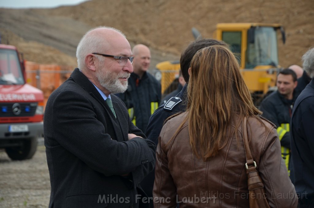 Erster Spatenstich Neues Feuerwehrzentrum Koeln Kalk Gummersbacherstr P113.JPG - Miklos Laubert